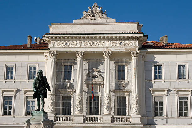istock Giuseppe Tartini statue in front of Town Hall - Slovenia 117698221