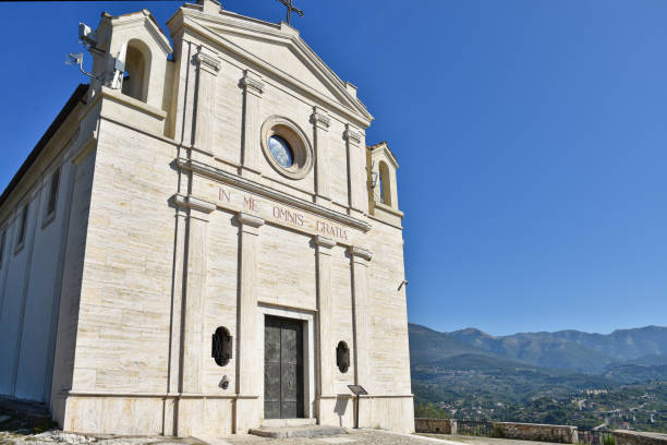 istock Travel in old Italian towns 1176998010