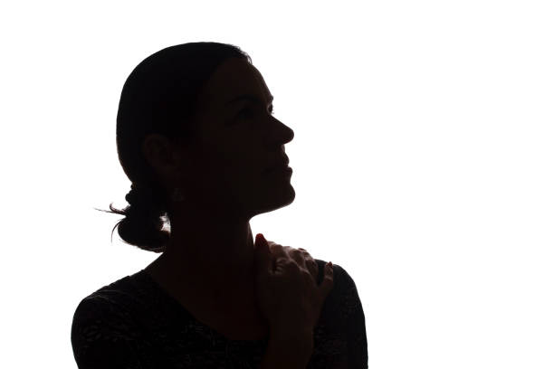 istock Silhouette young girl side view with hairstyle - isolated 1177027802