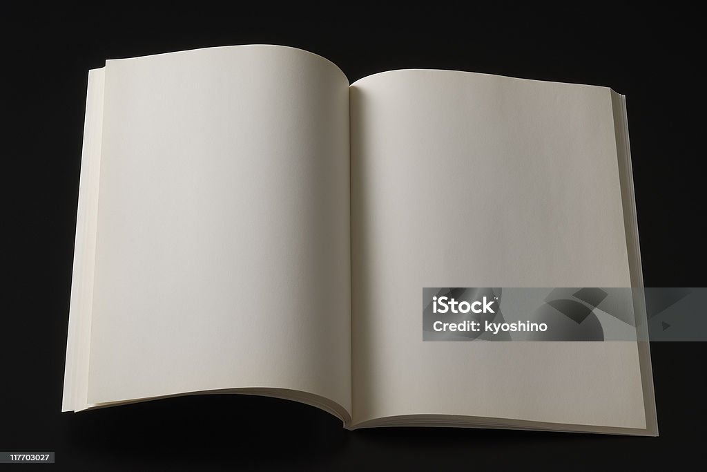 Isolated shot of открытия пустой книги на черном фоне - Стоковые фото Абстрактный роялти-фри