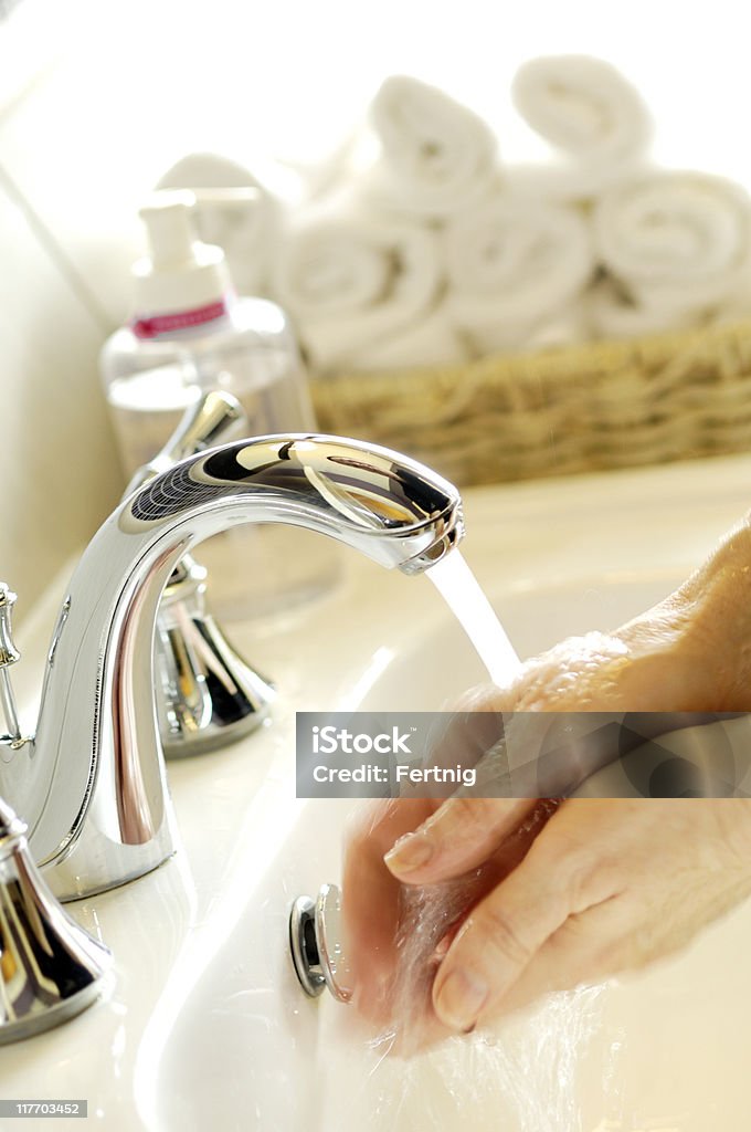 手を洗う - アウトフォーカスのロイヤリティフリーストックフォト