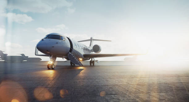 business jet aereo parcheggiato all'esterno e in attesa di persone vip. turismo di lusso e business travel transportation concetto. razzi. rendering 3d. - commercial airplane finance airplane private airplane foto e immagini stock