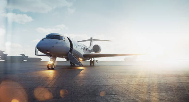 비즈니스 제트 비행기는 외부에 주차하고 vip 사람을 기다리고 있습니다. 럭셔리 관광 및 비즈니스 여행 교통 개념입니다. 플레어. 3d 렌더링. - commercial airplane finance airplane private airplane 뉴스 사진 이미지