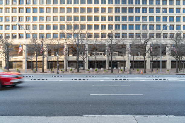 미국 워싱턴 dc에 있는 j. 에드가 후버 fbi 빌딩(연방 수사본부) - fbi sign federal building moral dilemma 뉴스 사진 이미지