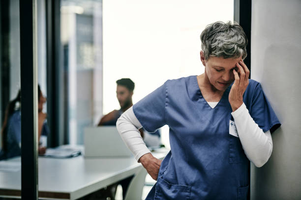 il mio lavoro può essere così stressante a volte - scomodo foto e immagini stock