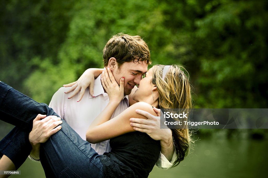 Atractiva pareja Retratos - Foto de stock de Abrazar libre de derechos