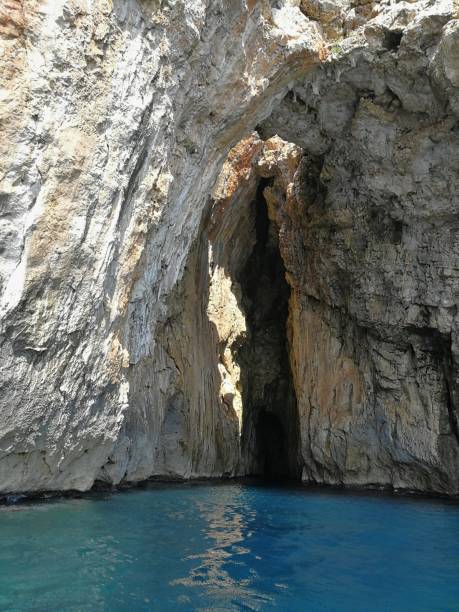 istock Santa Maria di Leuca - Grotta della Vora 1177088455
