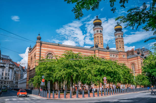 budowa wielkiej synagogi budapesztu przy ulicy dohany w budapeszcie, węgry - european culture spirituality traditional culture famous place zdjęcia i obrazy z banku zdjęć