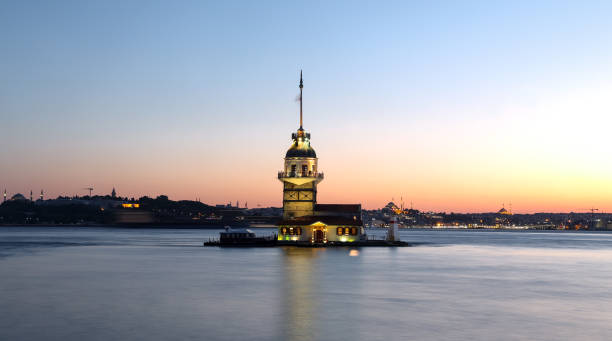 istock Maidens Tower in Istanbul, Turkey 1177106729