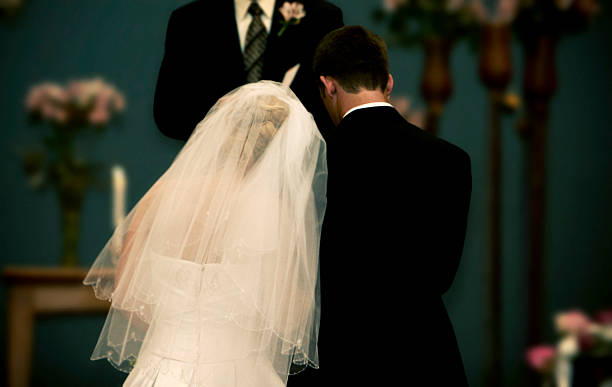 istock wedding couple portraits 117712801