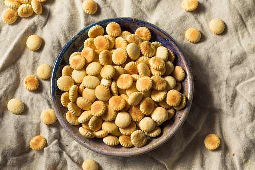 Whole Grain Oyster Crackers with Sea Salt