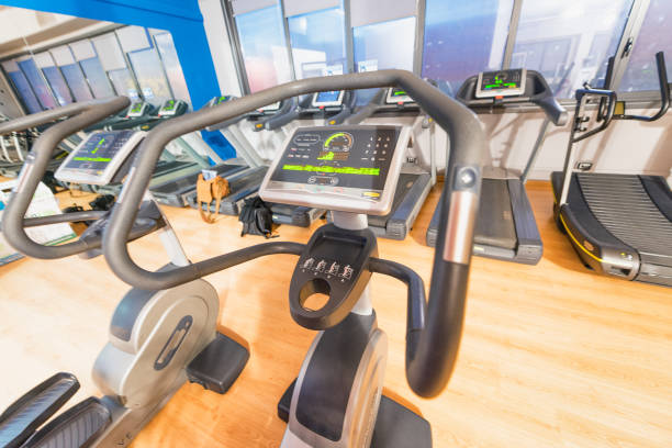 istock Legs machine in gym room 1177162150