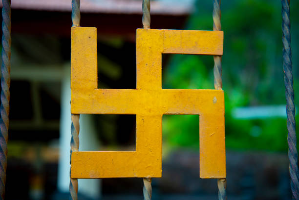 znak religijny swastyki - swastyka hinduska zdjęcia i obrazy z banku zdjęć