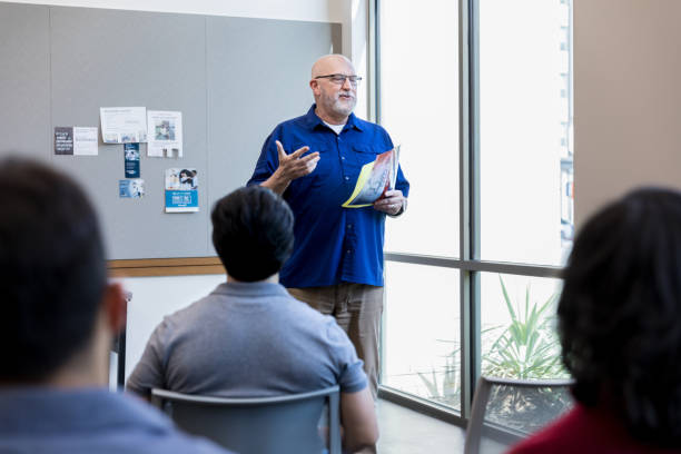 istock Senior veterans discusses events for veterans during meeting 1177233283