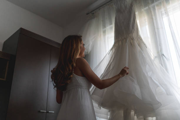 istock Young beautiful bride, preparation on wedding day 1177262026