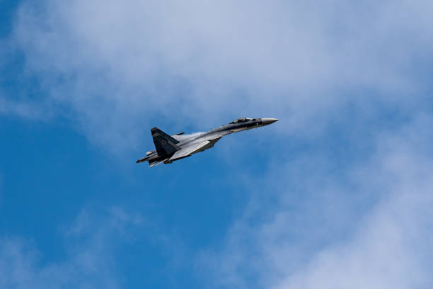 istock flight of a military fighter 1177276086