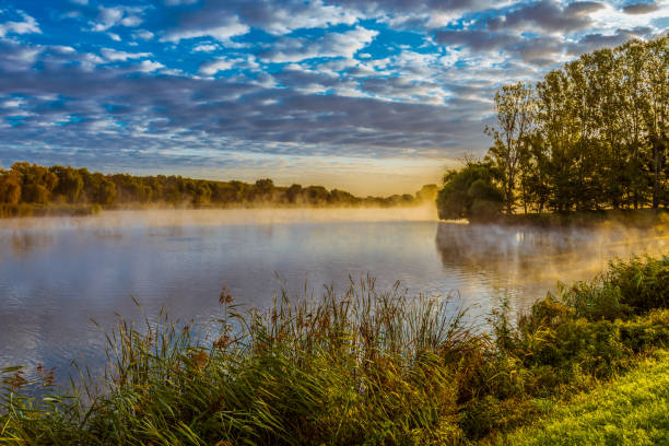 istock Haze over the lake 1177281046
