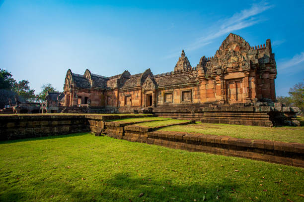 замок кхао фаном-рунг провинции бурирам, таиланд, замок кхао фаном рунг, - thailand buriram temple hinduism стоковые фото и изображения
