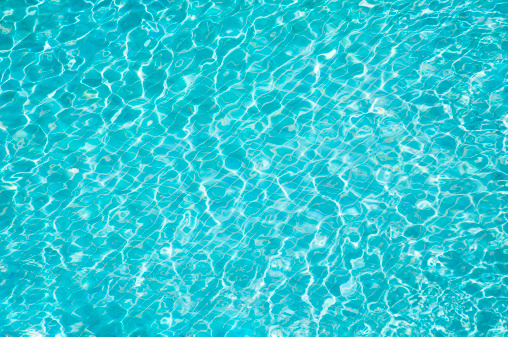 Azul agua en la piscina photo