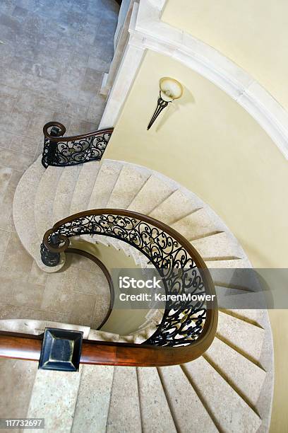 Photo libre de droit de Escalier En Colimaçon banque d'images et plus d'images libres de droit de Escalier - Escalier, Spirale, Architecture