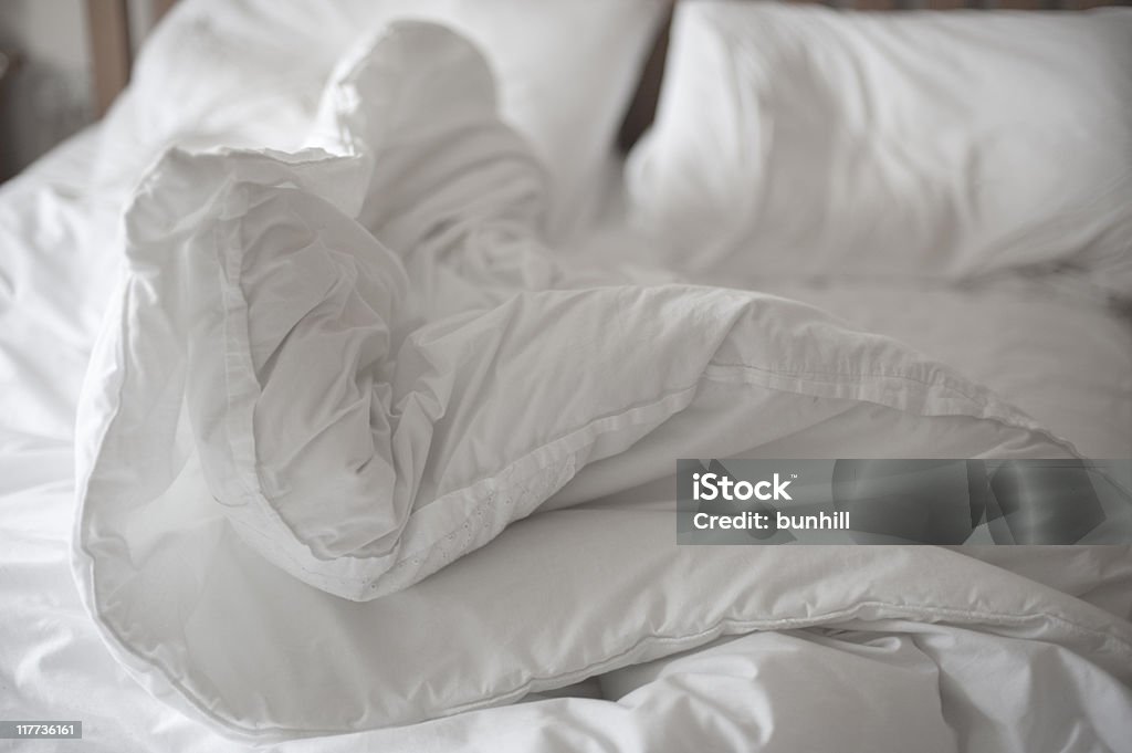 unmade łóżka - Zbiór zdjęć royalty-free (Bez ludzi)