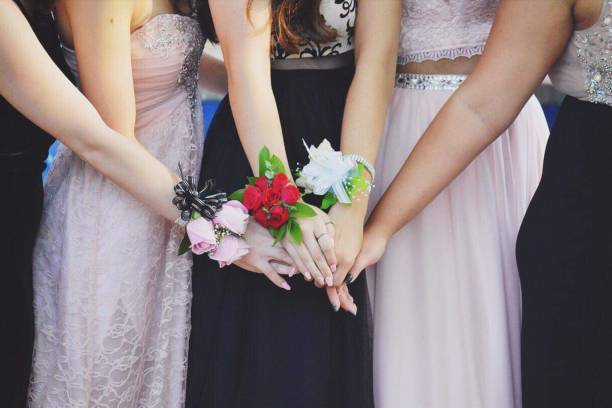 istock Female friends holding hands 1177376716