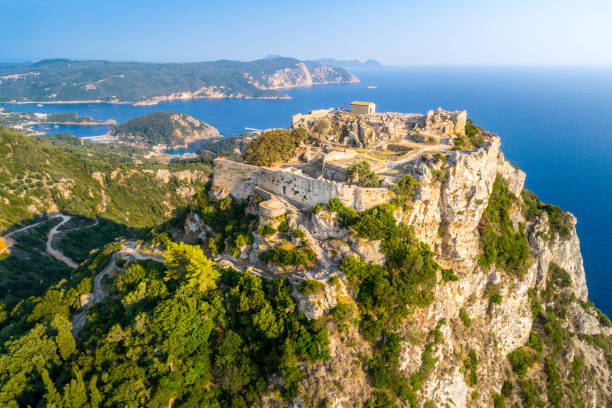 Old ruins of Angelokastro fortress, Corfu island, Greece Corfu, Greece - 1 August, 2018: Old ruins of Angelokastro fortress, Corfu island, Greece corfu holiday palace stock pictures, royalty-free photos & images