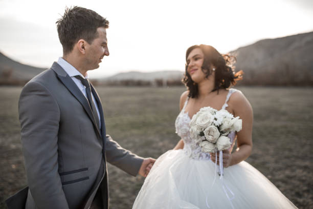 istock Newlywed couple in nature 1177411149