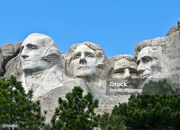 Foto de Monte Rushmore e mais fotos de stock de Monumento Nacional de Mt Rushmore - Monumento Nacional de Mt Rushmore, Abraham Lincoln, Cabeça Humana