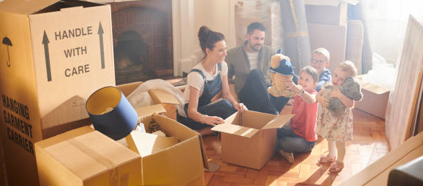 istock house move family 1177446053