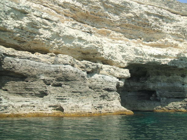 istock The rock on sea 1177506673