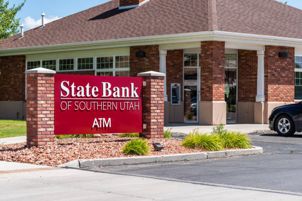 Small tourist town with sign for State Bank of Southern Utah and ATM Tropic, USA - August 1, 2019: Small tourist town with sign for State Bank of Southern Utah and ATM in Grand Staircase-Escalante National Monument near Bryce grand staircase escalante national monument stock pictures, royalty-free photos & images