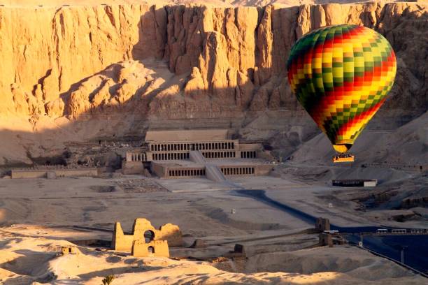 hodhodsoliman hot air balloon ride luxor egypt - luxor imagens e fotografias de stock