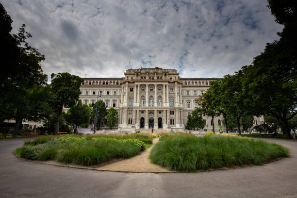 istock Palace of Justice, Vienna 1177627034