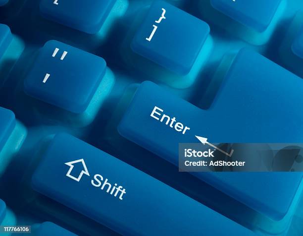 Foto de Tecla De Enter e mais fotos de stock de Usar Computador - Usar Computador, Azul, Computador