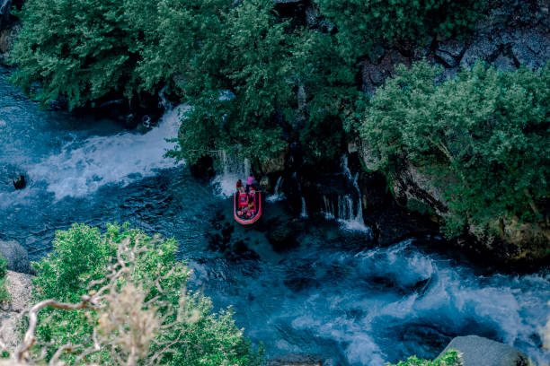 koprulu canyon recursos hídricos manavgat turquia - waterfall antalya turkey forest - fotografias e filmes do acervo