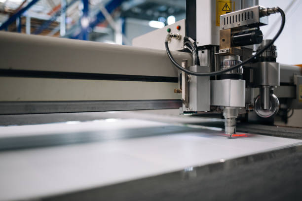 istock Digital cnc corrugated cardboard vibration knife cutting machine 1177826134