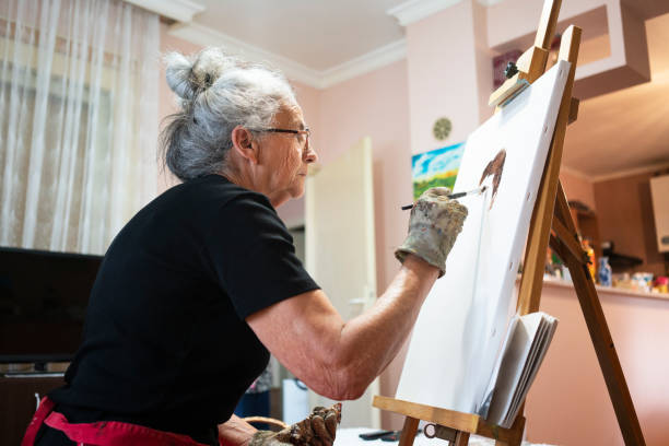 istock Painting is my favorite hobby 1177893935