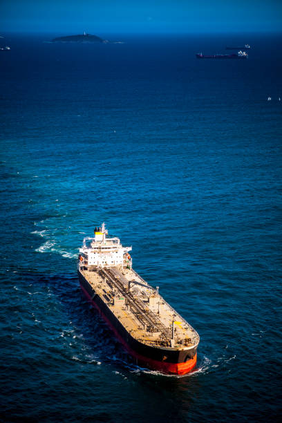 petrolero - supertanker fotografías e imágenes de stock