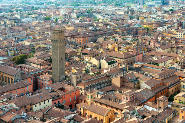 볼로냐의 도시 경관, 이탈리아 - torre degli asinelli 뉴스 사진 이미지