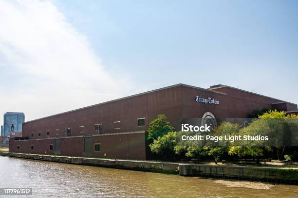 Exterior Of The Famous Chicago Tribune Building Stock Photo - Download Image Now - Architecture, Blue, Brick
