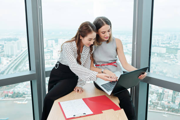 istock Businesswoman working in modern office 1178004456