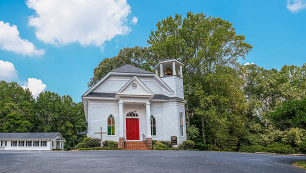 istock Small White Church with Red Door 1178047954
