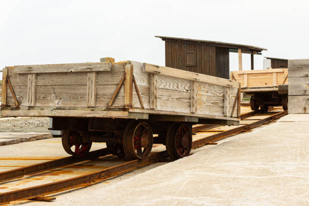 istock Salt harvesting cart 1178049476