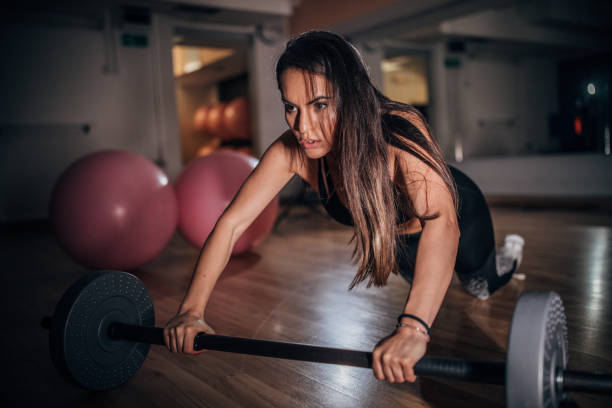 istock Fit woman training in gym 1178103071
