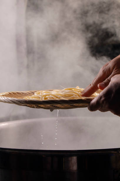 Bamboo raft, cauldron, hot, noodle, appetite
