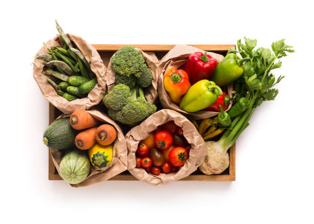 fresco y saludable rico en vitaminas y verduras en sacos - wood carrot vegetable farm fotografías e imágenes de stock
