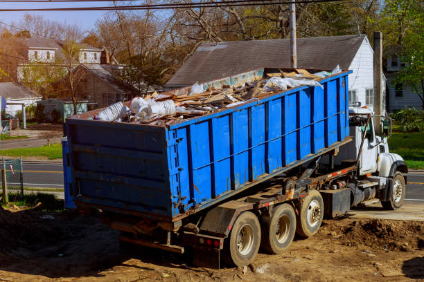 riciclaggio dei cassonetti della spazzatura dei container pieni di spazzatura - rimuovere foto e immagini stock