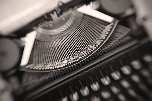 istock Old Fashioned Typewriter In Black And White - Blogging 117816055