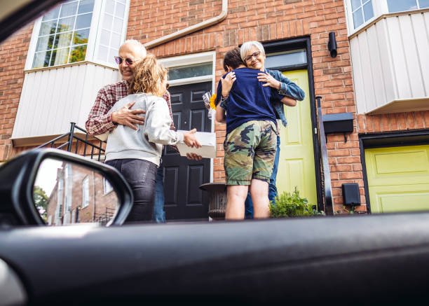 istock Grandparents greeting kids for a visit 1178168059
